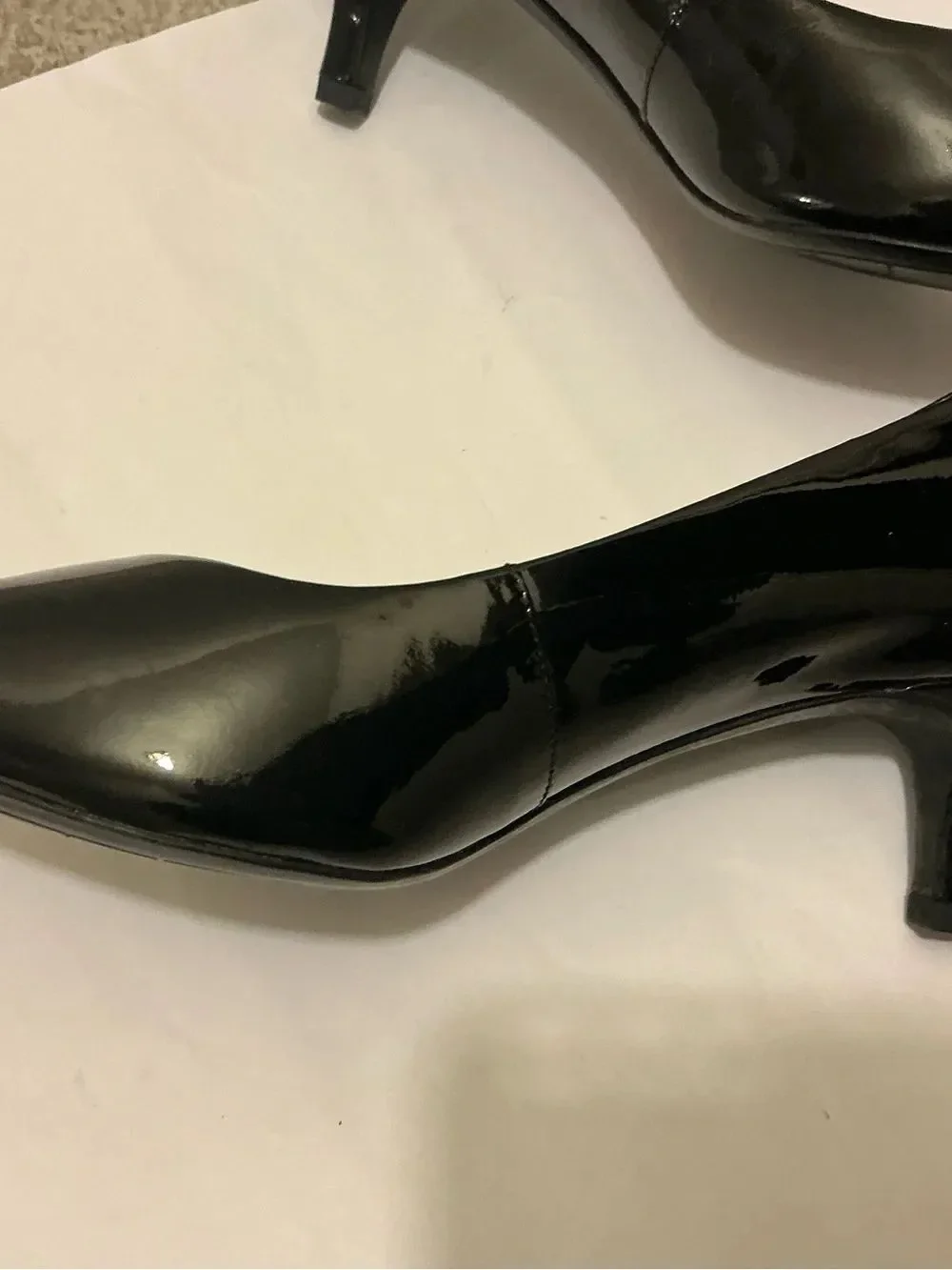 Rockport Black Patent Pointed-Toe Women’s Heels with Red Trim 6/36.5